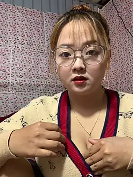 Snapshot of Samsam-006 chatting on December 5, 2:31 am Samsam-006 online show from December 5, 2:31 am