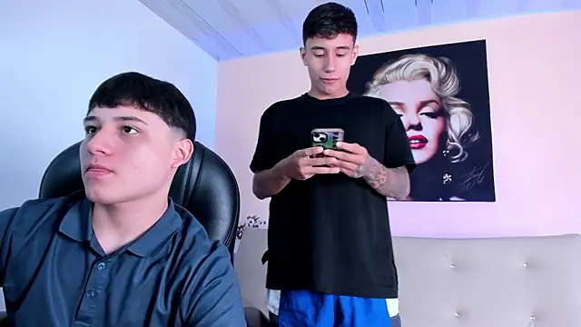 HotThreesoome online show from April 20, 1:25 pm