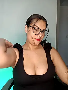 Snapshot of Valeriaa_21 chatting on March 19, 11:31 pm Valeriaa 21 online show from March 19, 11:31 pm