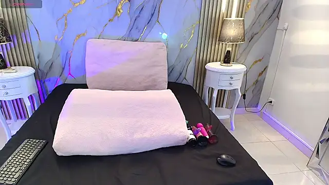 AprillRoss online show from April 22, 12:39 pm