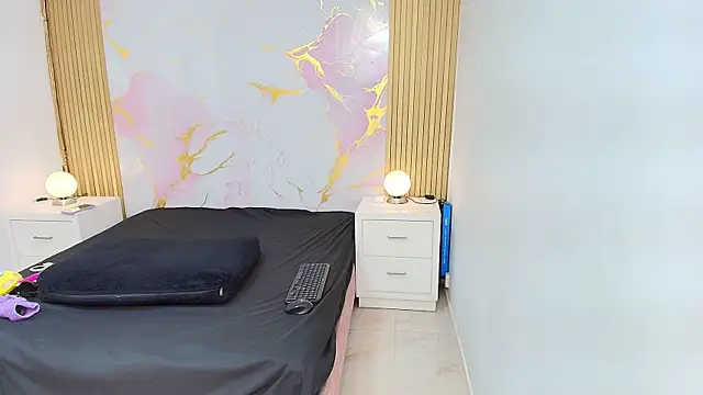 AprillRoss online show from May 22, 1:50 pm