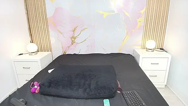 AprillRoss online show from May 29, 2:37 pm