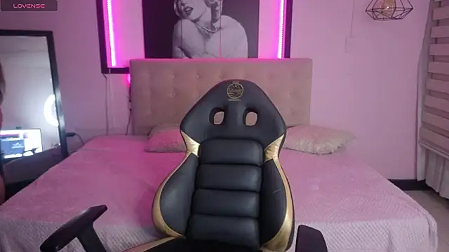 Sara valderrama  online show from March 25, 12:55 pm