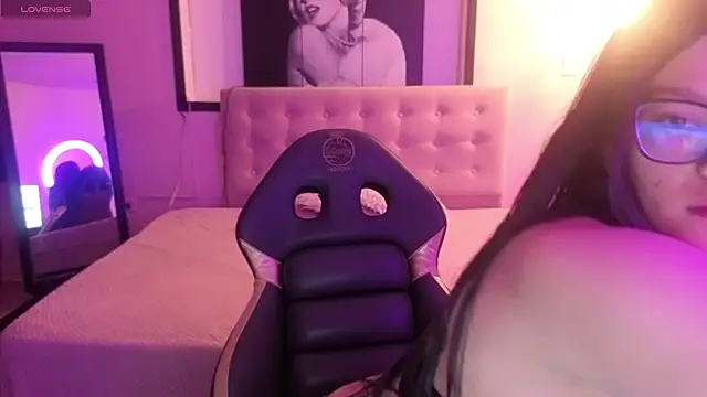 Sara valderrama  online show from April 1, 1:12 pm