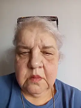 HapinessLovee online show from April 20, 1:25 pm