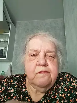 HapinessLovee online show from April 22, 7:00 am