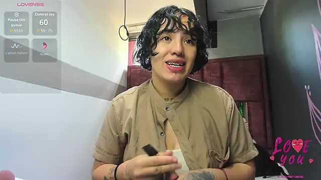 Kiara Fox   online show from March 20, 8:03 pm