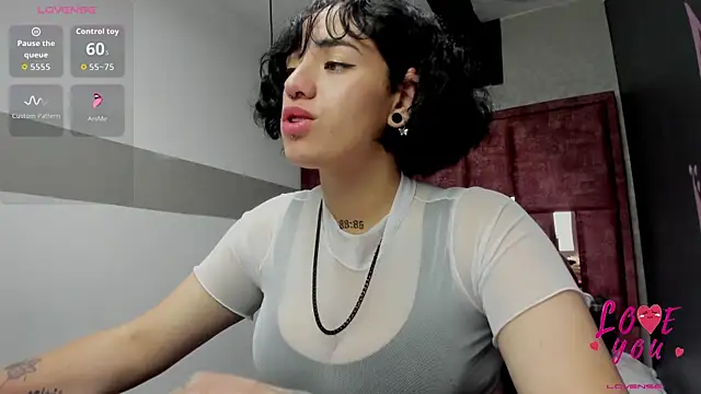 Kiara Fox   online show from April 19, 8:46 am