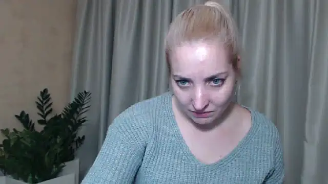 Snapshot of sweetpussy chatting on January 10, 10:25 pm sweetpussy online show from January 10, 10:25 pm