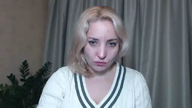 Snapshot of sweetpussy chatting on January 11, 2:47 pm sweetpussy online show from January 11, 2:47 pm