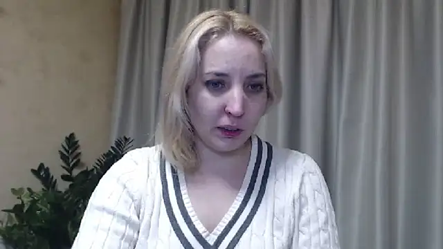 Snapshot of sweetpussy chatting on January 15, 5:05 pm sweetpussy online show from January 15, 5:05 pm