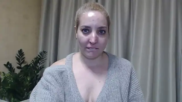 Snapshot of sweetpussy chatting on January 18, 5:26 pm sweetpussy online show from January 18, 5:26 pm