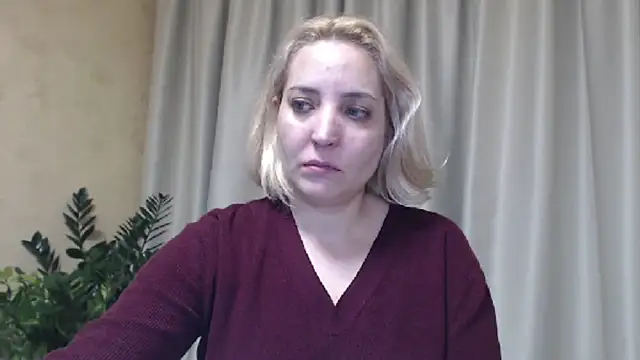 Snapshot of sweetpussy chatting on January 19, 6:00 pm sweetpussy online show from January 19, 6:00 pm