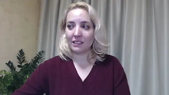 Snapshot of sweetpussy chatting on January 19, 9:02 pm sweetpussy online show from January 19, 9:02 pm