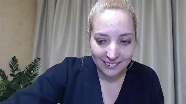 Snapshot of sweetpussy chatting on January 22, 5:59 pm sweetpussy online show from January 22, 5:59 pm