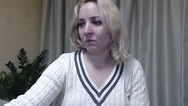 Snapshot of sweetpussy chatting on January 23, 8:02 pm sweetpussy online show from January 23, 8:02 pm