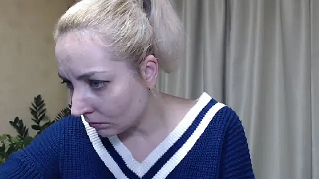 Snapshot of sweetpussy chatting on January 24, 3:55 pm sweetpussy online show from January 24, 3:55 pm