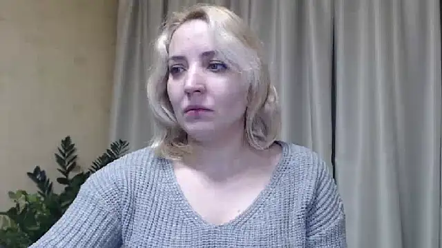 Snapshot of sweetpussy chatting on January 25, 2:47 pm sweetpussy online show from January 25, 2:47 pm