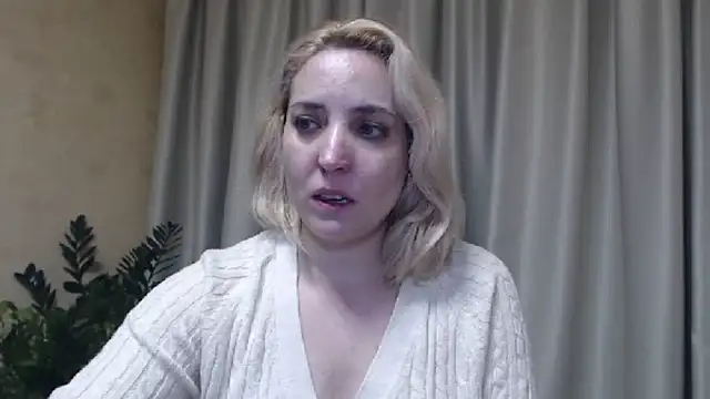 Snapshot of sweetpussy chatting on January 28, 7:53 pm sweetpussy online show from January 28, 7:53 pm