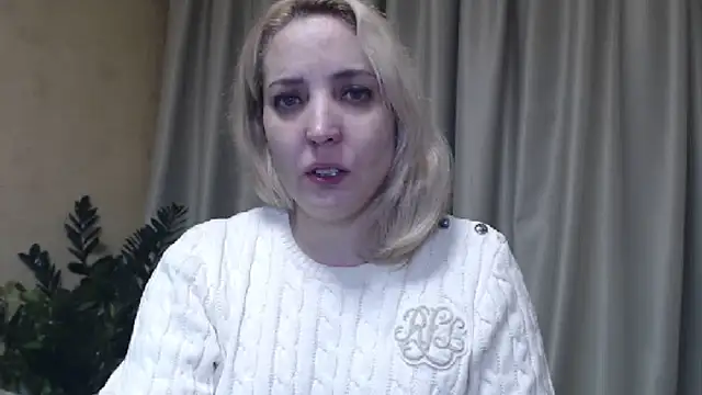 Snapshot of sweetpussy chatting on January 31, 3:55 pm sweetpussy online show from January 31, 3:55 pm