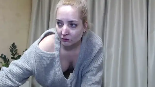 Snapshot of sweetpussy chatting on February 11, 7:27 pm sweetpussy online show from February 11, 7:27 pm