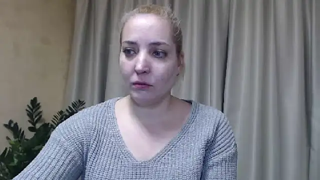 Snapshot of sweetpussy chatting on February 12, 12:12 pm sweetpussy online show from February 12, 12:12 pm