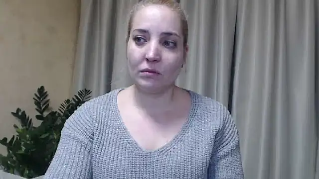 Snapshot of sweetpussy chatting on February 12, 5:16 pm sweetpussy online show from February 12, 5:16 pm