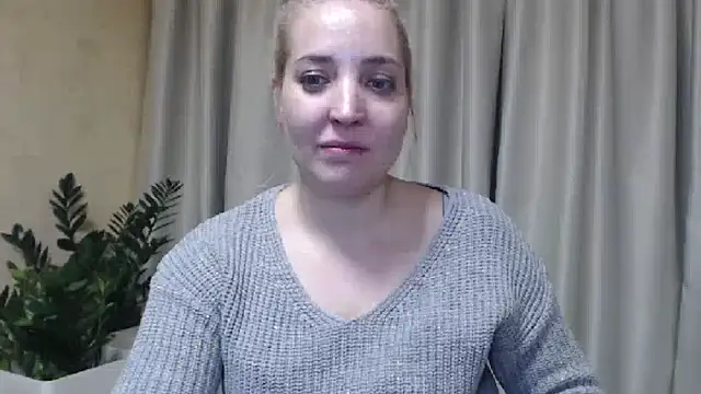 Snapshot of sweetpussy chatting on February 12, 8:18 pm sweetpussy online show from February 12, 8:18 pm