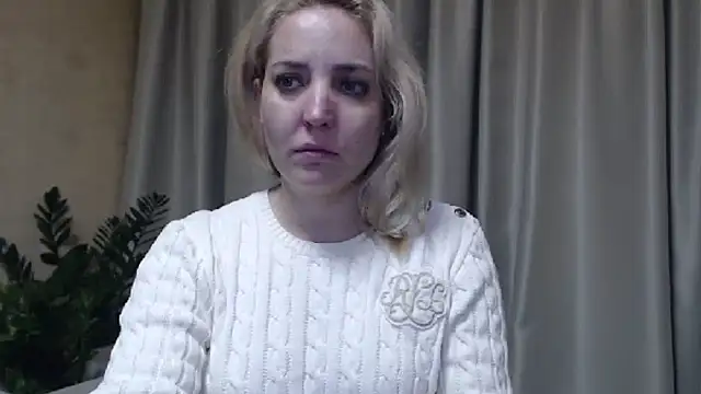 Snapshot of sweetpussy chatting on February 14, 5:46 pm sweetpussy online show from February 14, 5:46 pm