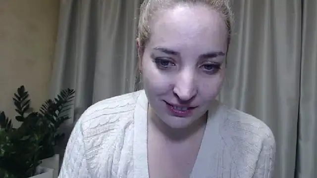 Snapshot of sweetpussy chatting on February 15, 1:38 pm sweetpussy online show from February 15, 1:38 pm