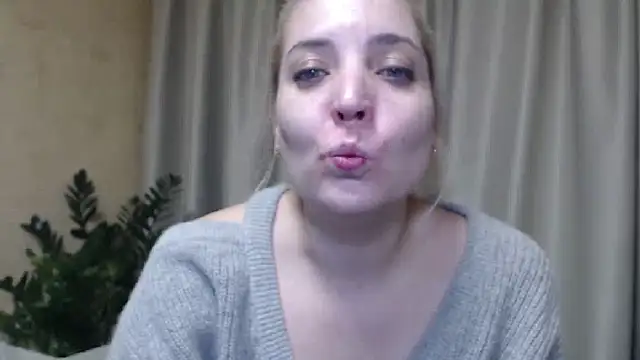 Snapshot of sweetpussy chatting on February 16, 4:32 pm sweetpussy online show from February 16, 4:32 pm