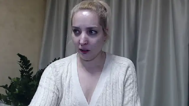 Snapshot of sweetpussy chatting on February 21, 3:54 pm sweetpussy online show from February 21, 3:54 pm