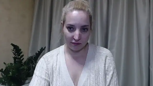 Snapshot of sweetpussy chatting on February 21, 7:10 pm sweetpussy online show from February 21, 7:10 pm