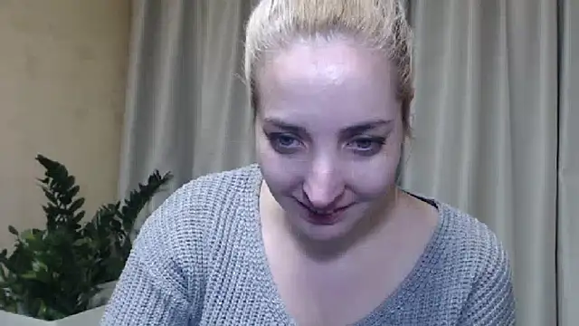 Snapshot of sweetpussy chatting on February 22, 5:35 pm sweetpussy online show from February 22, 5:35 pm