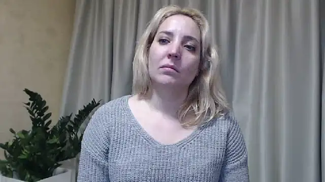 Snapshot of sweetpussy chatting on February 28, 4:53 pm sweetpussy online show from February 28, 4:53 pm