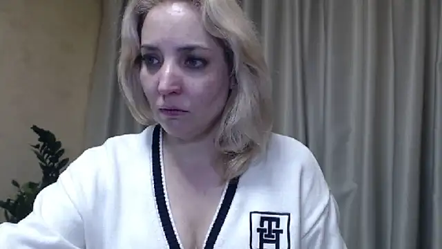 Snapshot of sweetpussy chatting on March 5, 1:39 pm sweetpussy online show from March 5, 1:39 pm