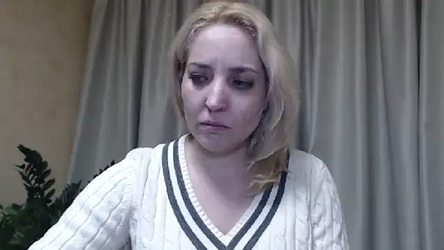 Snapshot of sweetpussy chatting on March 7, 2:56 pm sweetpussy online show from March 7, 2:56 pm