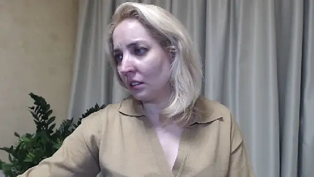 Snapshot of sweetpussy chatting on March 9, 1:48 pm sweetpussy online show from March 9, 1:48 pm