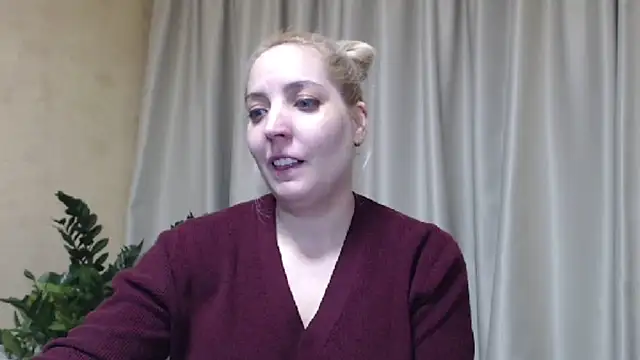 Snapshot of sweetpussy chatting on March 11, 4:18 pm sweetpussy online show from March 11, 4:18 pm