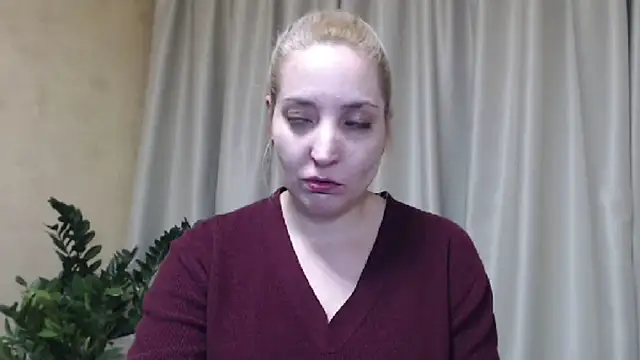 Snapshot of sweetpussy chatting on March 14, 3:36 pm sweetpussy online show from March 14, 3:36 pm