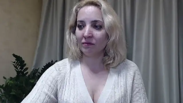 Snapshot of sweetpussy chatting on March 15, 5:59 pm sweetpussy online show from March 15, 5:59 pm