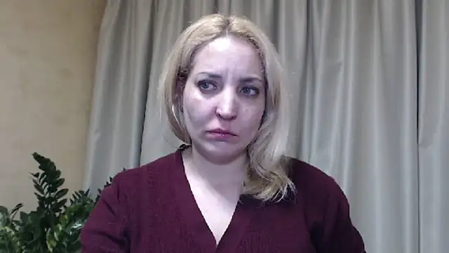 Snapshot of sweetpussy chatting on March 21, 6:18 pm sweetpussy online show from March 21, 6:18 pm