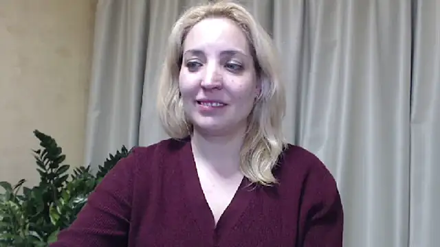 Snapshot of sweetpussy chatting on March 21, 9:23 pm sweetpussy online show from March 21, 9:23 pm