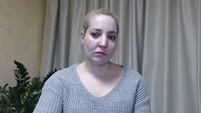 Snapshot of sweetpussy chatting on March 22, 3:20 pm sweetpussy online show from March 22, 3:20 pm