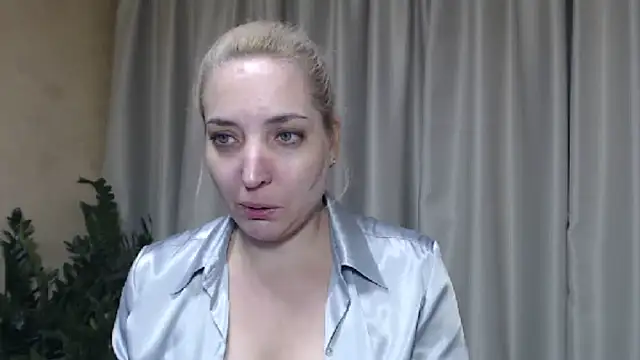 Snapshot of sweetpussy chatting on September 19, 2:40 pm sweetpussy online show from September 19, 2:40 pm