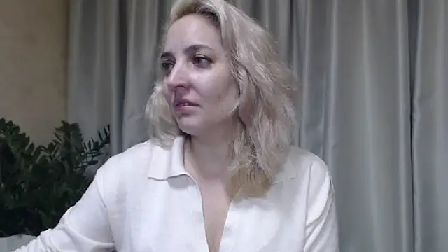 Snapshot of sweetpussy chatting on September 30, 2:33 pm sweetpussy online show from September 30, 2:33 pm