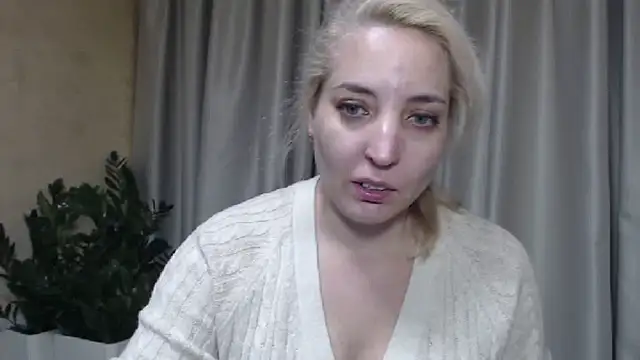 Snapshot of sweetpussy chatting on October 5, 1:42 pm sweetpussy online show from October 5, 1:42 pm