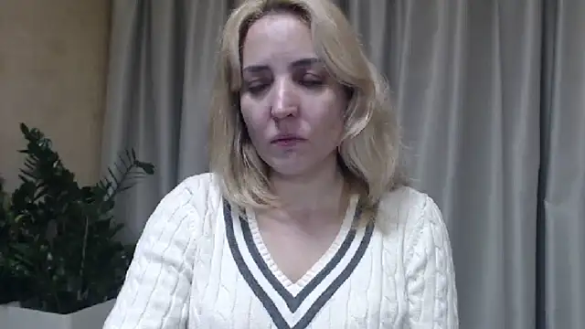 Snapshot of sweetpussy chatting on October 22, 2:06 pm sweetpussy online show from October 22, 2:06 pm