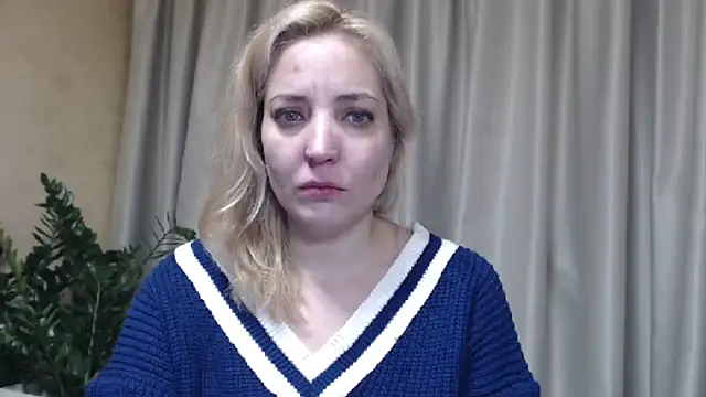 Snapshot of sweetpussy chatting on November 6, 5:47 pm sweetpussy online show from November 6, 5:47 pm