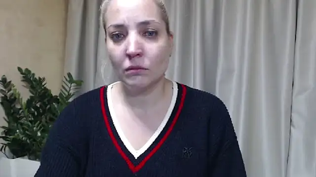 Snapshot of sweetpussy chatting on November 12, 4:18 pm sweetpussy online show from November 12, 4:18 pm